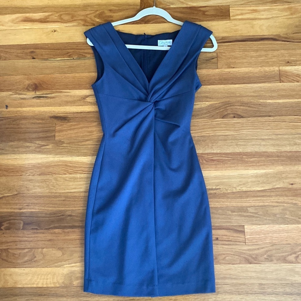 Amy Matto Women’s Blue V-Neck Dress Size 4